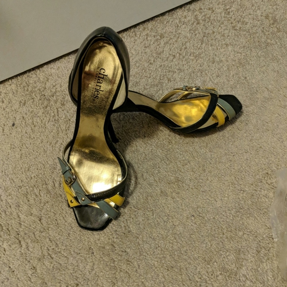 Women's shoes